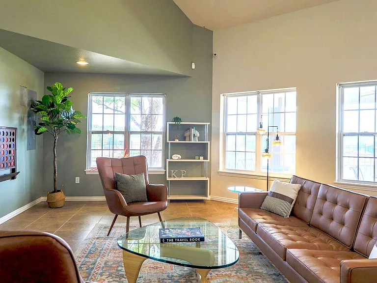 Kensington Park Apartments — Photo 34