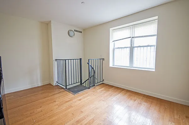 Rented by Level Group | media 3