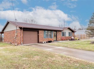 915 N Beechwood Ave, Scottsburg, IN 47170