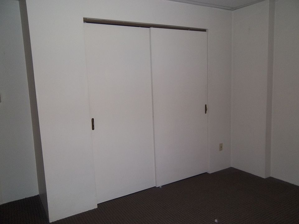 1 closet per bdrm.