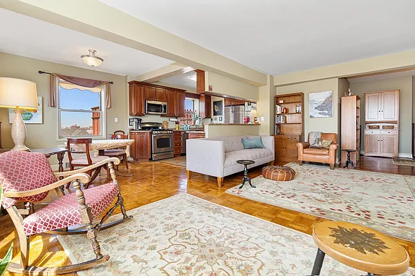 Sold by Compass | media 25