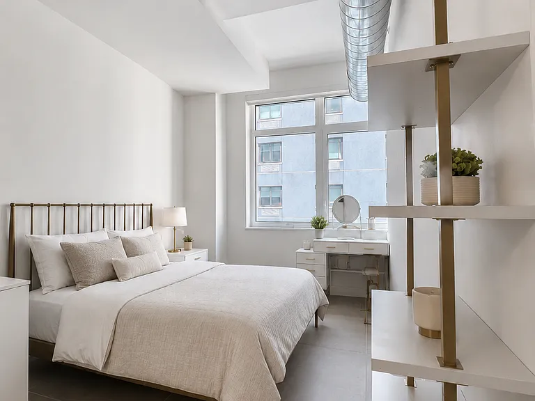 339 W 38th St #14A — Photo 4