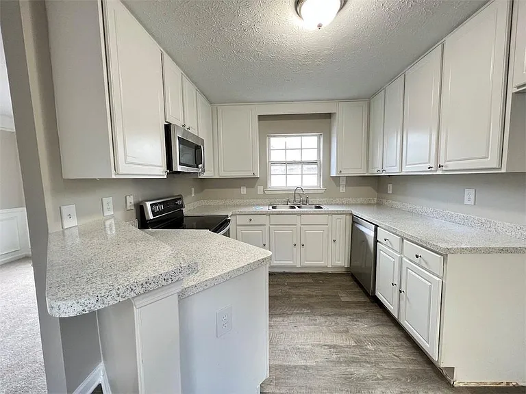 2312 Oak Glenn Cir — Photo 5