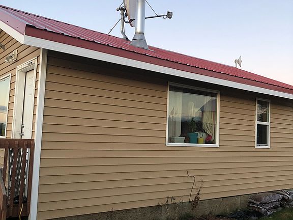 Front view of the house. 