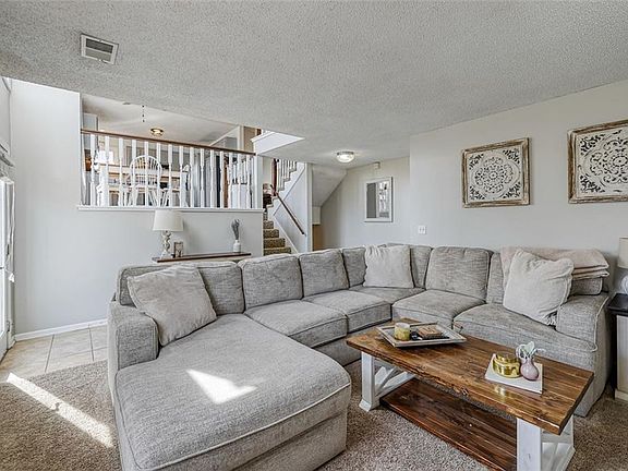 4th image of 12609 S Arapaho Dr