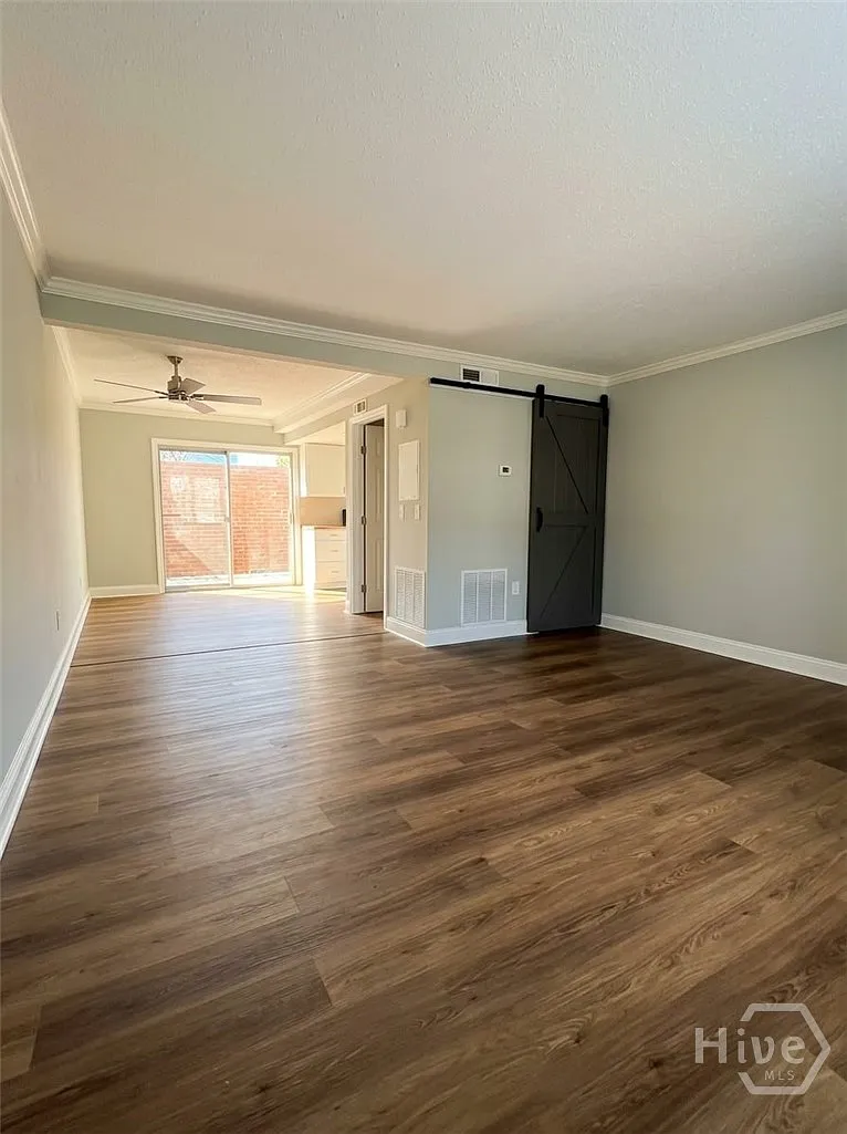 2 bed, 1.5 bath, 1120 sqft, $1,800 — Photo 4