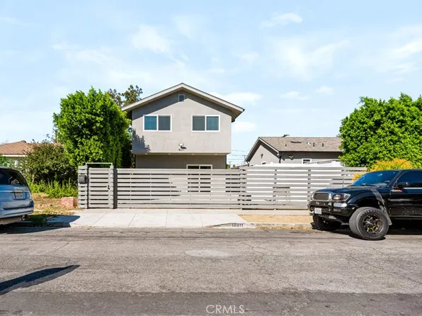 18311 Schoolcraft St, Reseda, CA 91335