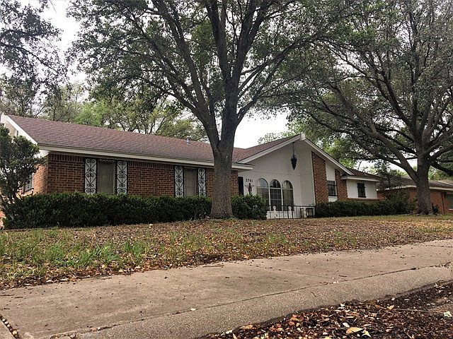 1st image of 2701 Canyon Creek Dr