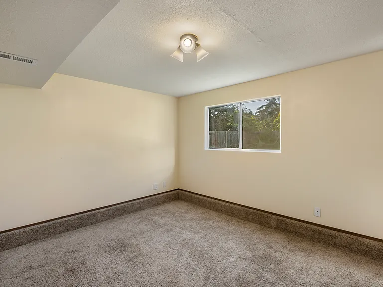 8818 NE 144th St — Photo 18