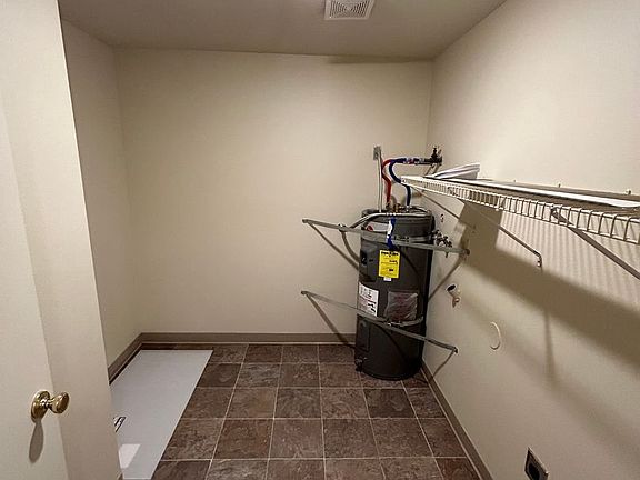 5th image of 1601-1625 Ash St #1613