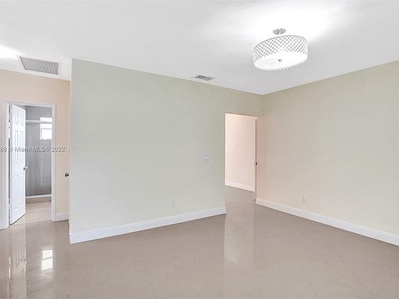 5th image of 210 N 72nd Ave
