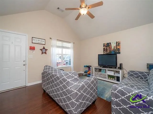 130 Coronation Dr — Photo 12