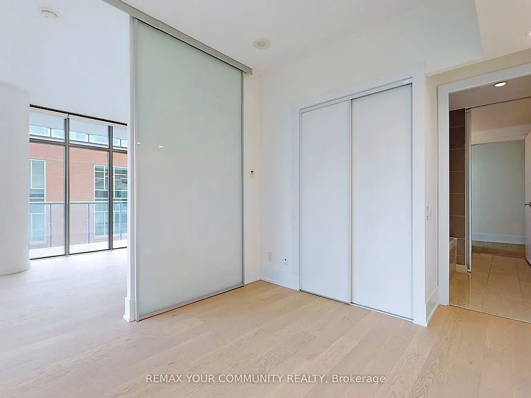 33 Charles St E #603 — Photo 11