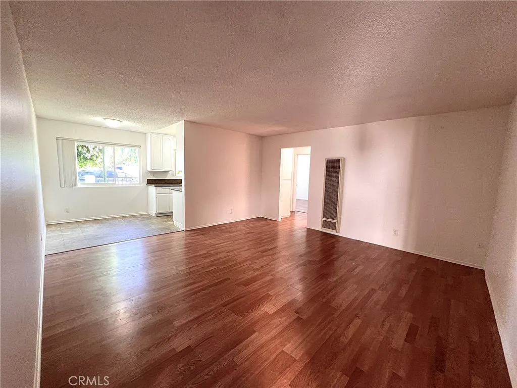 1 bed, 700 sqft, $2,250 — Photo 2