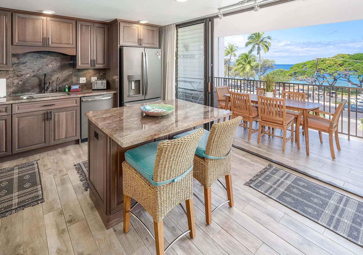Maui Parkshore 410 - Modern Renovation & Stunning Ocean Views, Kamaole — Photo 3