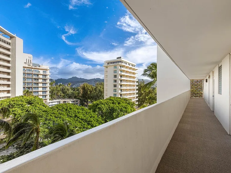 2895 Kalakaua Ave #708 — Photo 17