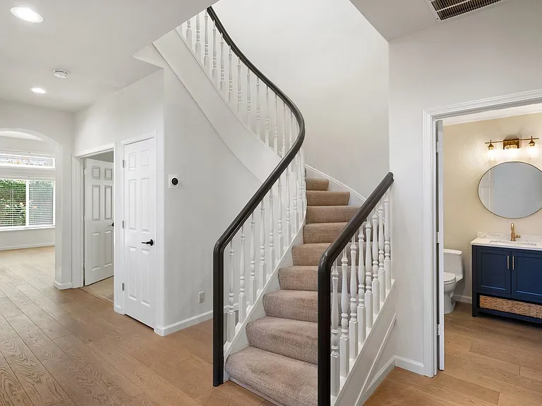 4 Mandalay Ct — Photo 5