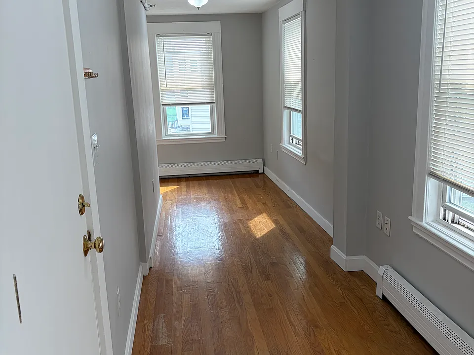 51 Cottage St #8