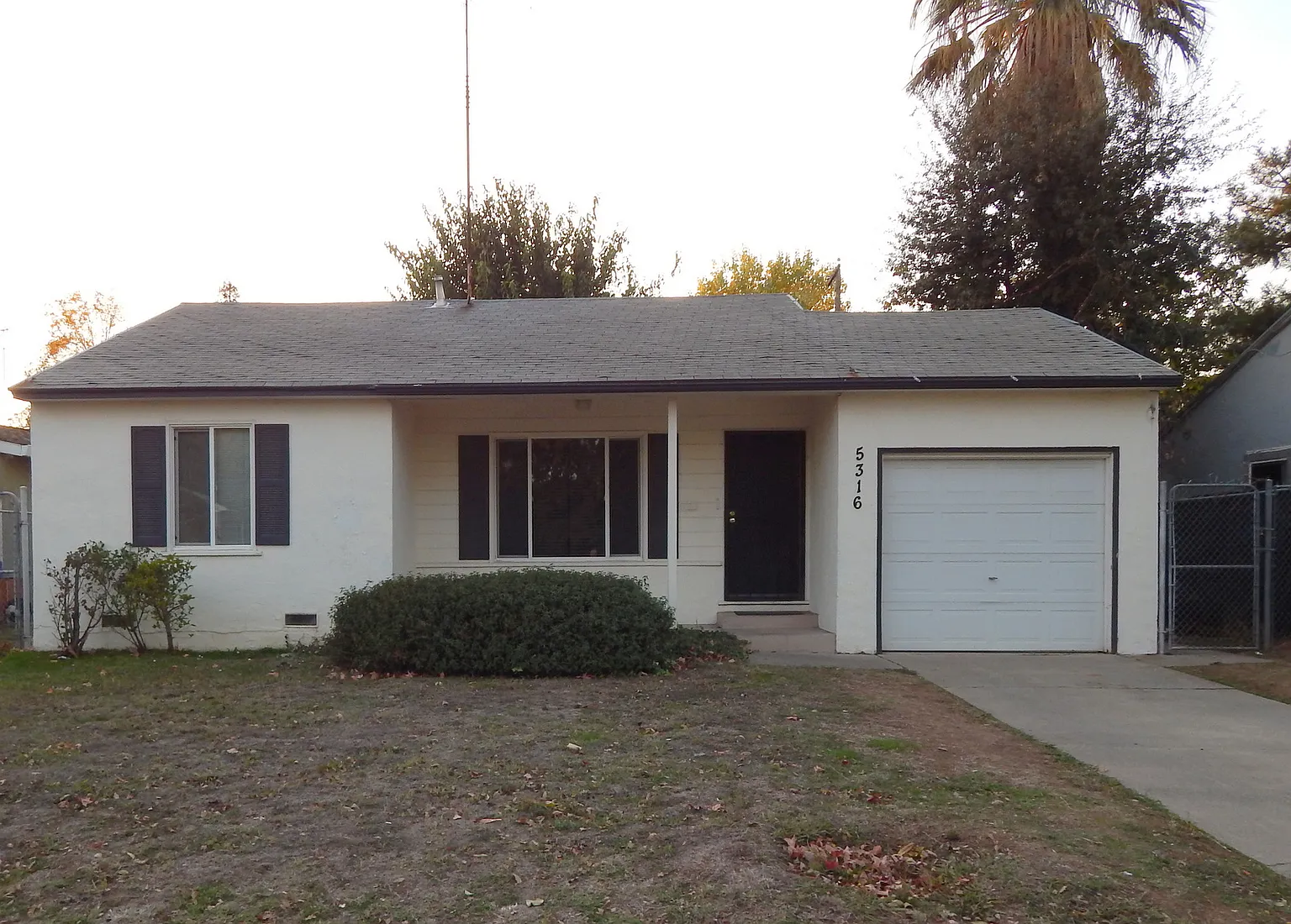 5316 49th St photo 1
