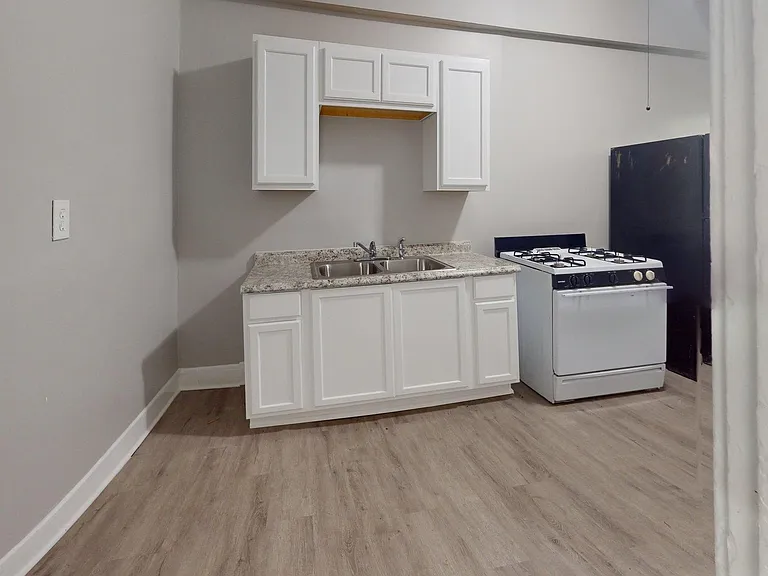 8111 Madison Ave — Photo 33