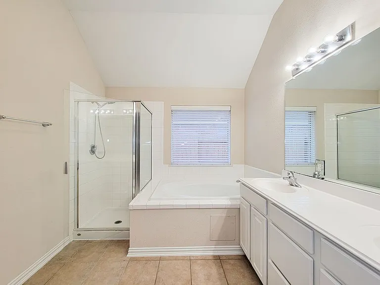 6806 Haley Ct — Photo 27