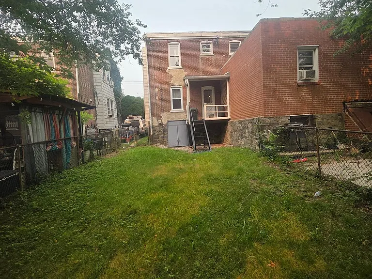 2439 Madison St — Photo 23
