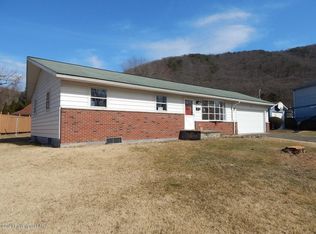 6 Park St, Mocanaqua, PA 18655