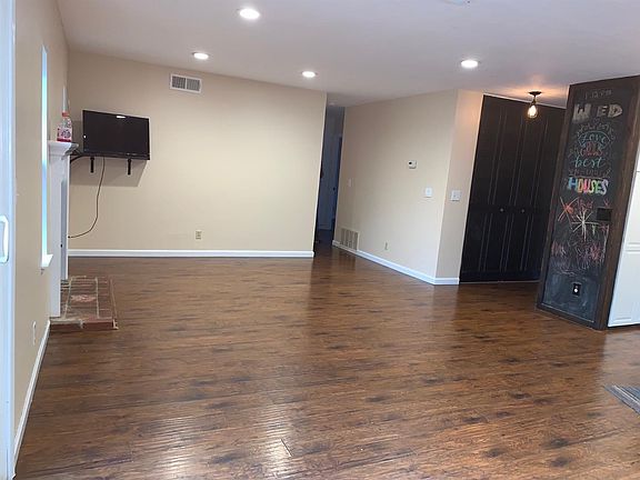 3rd image of 6824 Gold Run Ave