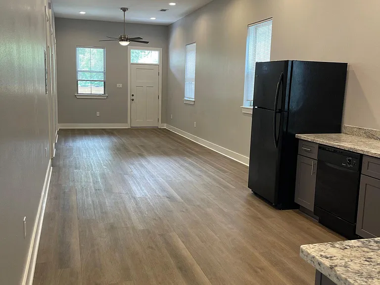 1821 Fern St #B — Photo 8
