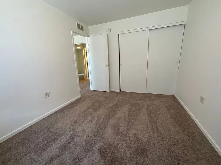 524 W Pleasant St — Photo 9