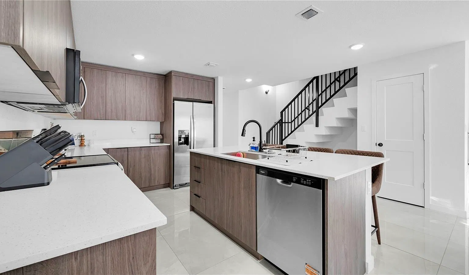 4 bed, $2,850 — Photo 3