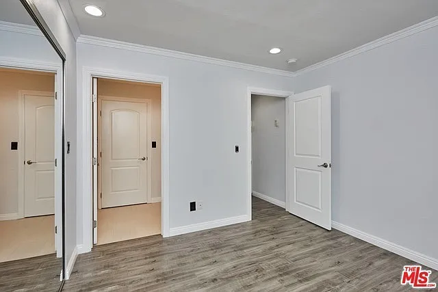 4313 Kenwood Ave — Photo 14