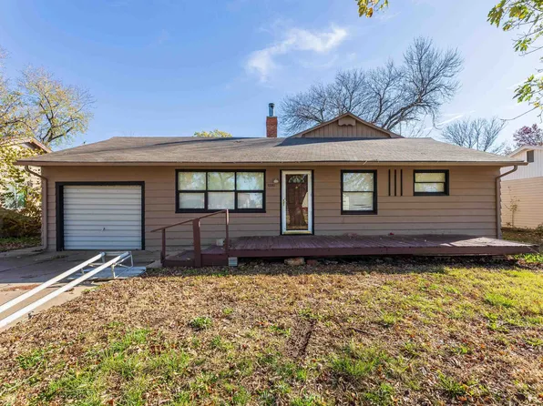 1220 N Madison Ave, Newton, KS 67114