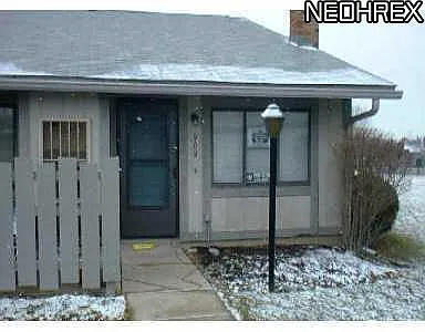 909 Kirkwall Dr photo 1