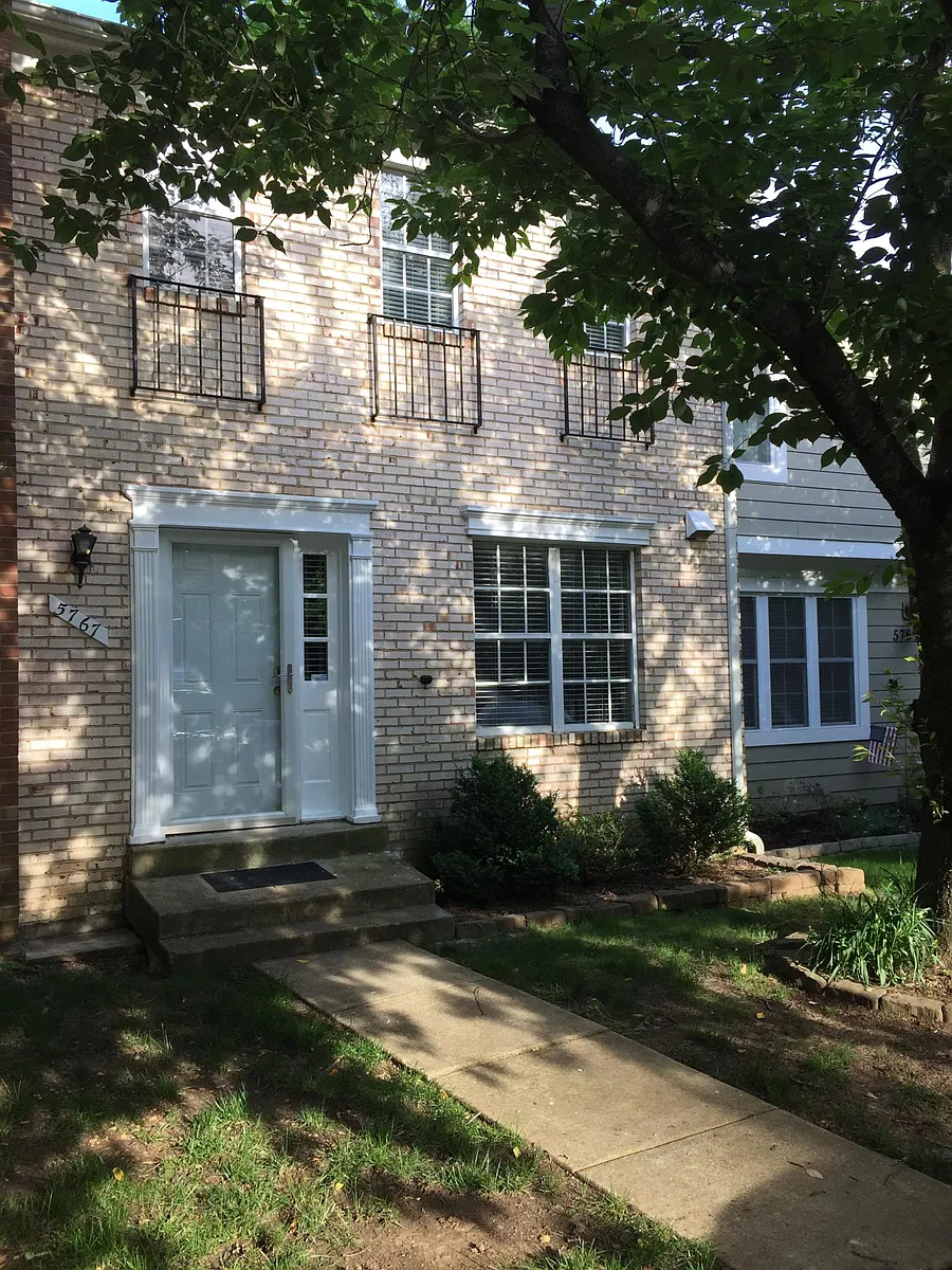 Front - 5767 Heritage Hill Dr