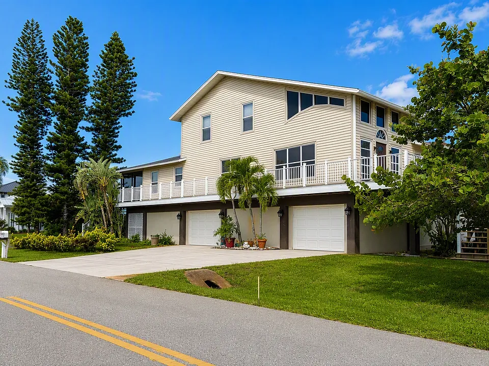 10282 Vanderbilt Dr