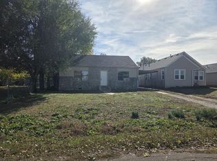 514 Noble St, Perry, OK 73077