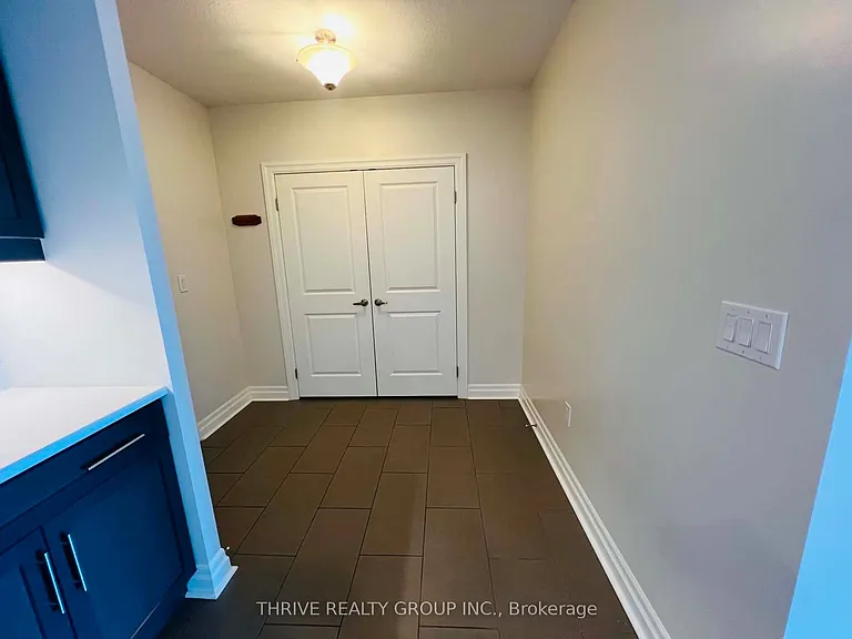260 Villagewalk Blvd #707 — Photo 2