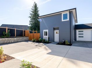 2317 McDonald Rd #B, Comox, BC V9M0C8