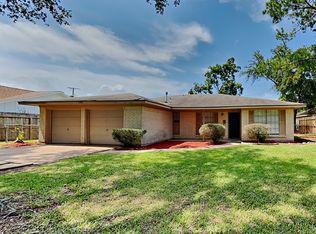 5102 Royal Oak Dr, Texas City, TX 77591