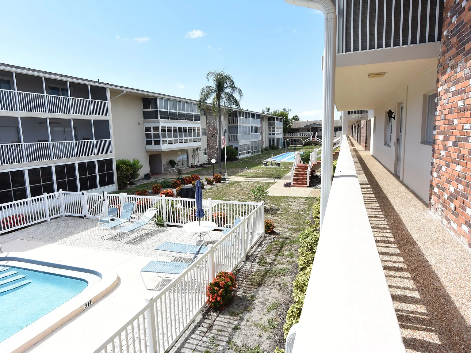 2 bed, 964 sqft, $1,650 — Photo 1