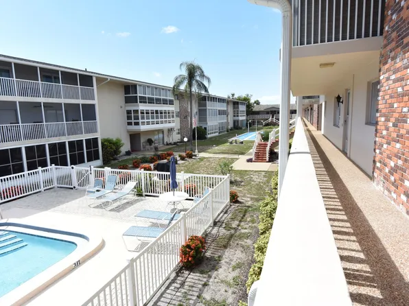 3751 S School Ave, Sarasota, FL