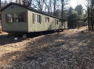 135 Kleinhans Rd, Hawley, PA 18428