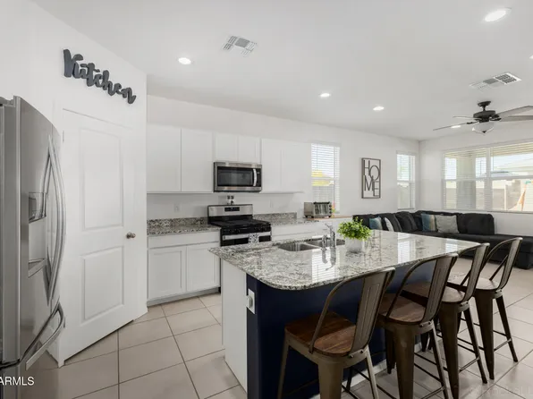 15660 W DESERT HOLLOW Drive, Surprise, AZ 85387