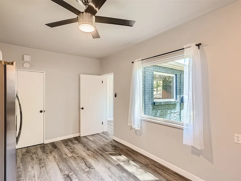 826 S Washington St — Photo 5