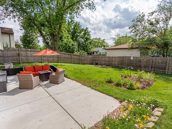 4th image of 6976 Plumtree Ln