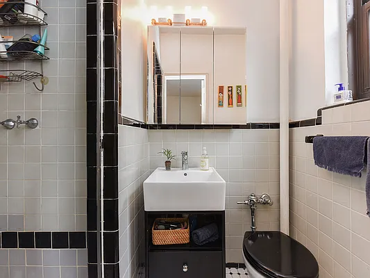 Sold by Benjamin Realty Since 1980 | media 29