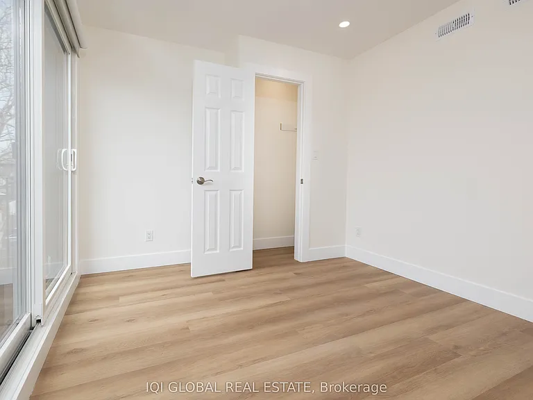 1502 Dufferin St #3 — Photo 12