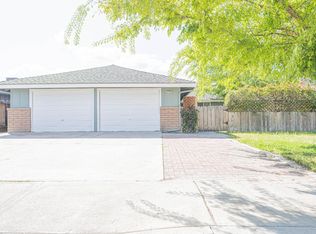 2720 Sunnyside Ave, Clovis, CA 93611