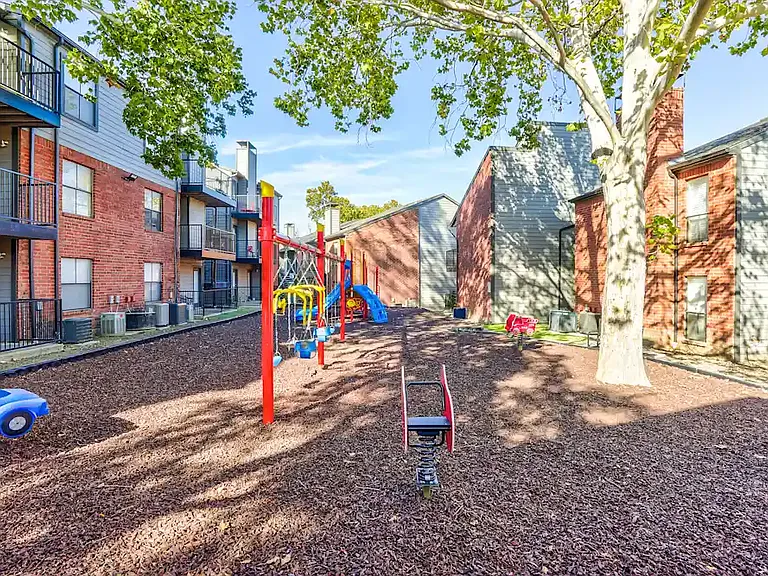 Spring Lake Village Apartments — Photo 8